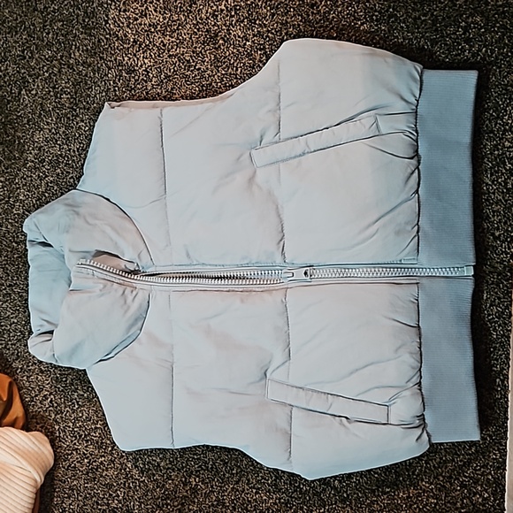 GARAGE Puffer Vest - Picture 3 of 3